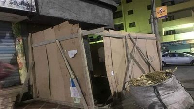 إزالة 12 محلا تجاريا مخالفا  لرفع كفاءة كوبري 