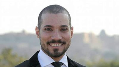 حسين مطاوع عن عبد الله رشدي: يدس السم في العسل ‏