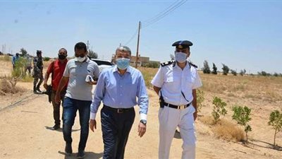 إزالة تعديات على 6 آلاف فدان مخصصة لمشروع الغابات الشجرية بالمنيا  | صور