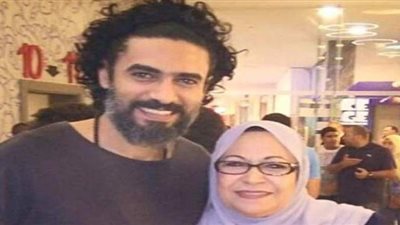 أحمد جمال ينعي والدة صديقه الفنان محمد علاء