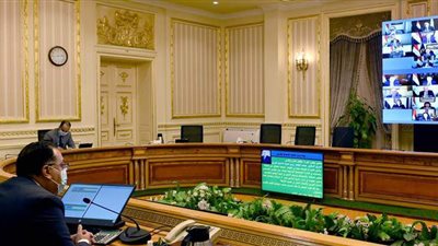 مدبولي يطمئن مجلس الوزراء على جهود مواجهة فيروس كورونا بجميع المحافظات