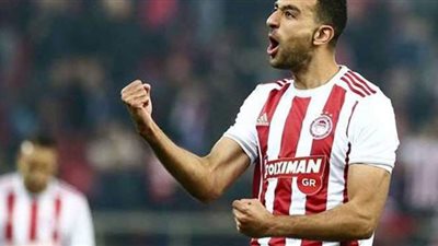 كوكا يسجل هدفين في فوز أولمبياكوس بالدوري اليوناني