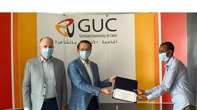 الجامعة الألمانية بالقاهرة تكرم  باحثا إثيوبيا  ضمن  منحة الدراسات العليا