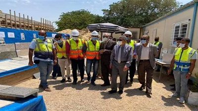 رئيس هيئة قناة السويس يتفقد مشروع الإستاد الجديد