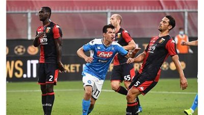 نابولي ينتزع فوزا صعبا من جنوي 1/2 في الدوري الإيطالي