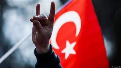 الذئاب الرمادية.. الغرب يطارد أذرع أردوغان الإرهابية