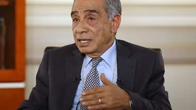 أستاذ ميكروبيولوجى: 