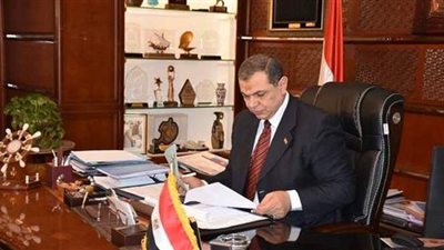 مكتب التمثيل العمالي المصري بالكويت يتابع صرف مستحقات العاملين بأحد المصانع