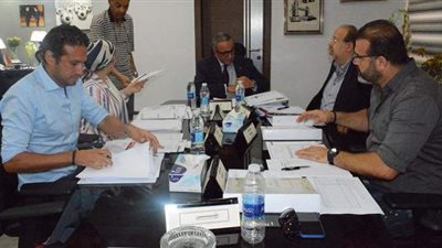 اللجنة الخماسية تجتمع بأندية مطروح والبحيرة