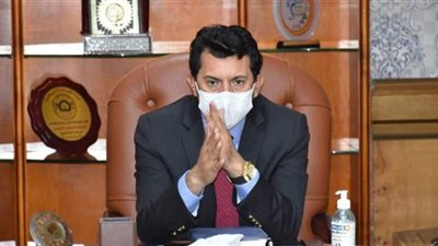 وزير الرياضة: نساعد أندية الدوري لإعادة اللاعبين الأجانب قبل استئناف الدوري