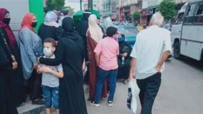رغم التحذيرات من كورونا.. تكدس المواطنين في مكاتب البريد بالإسكندرية