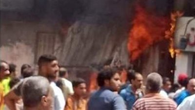 السيطرة على حريق بمحل أحذية في الإسكندرية | صور