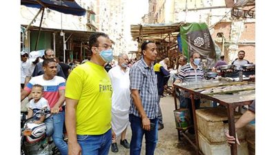 حملة لإزالة  الإشغالات بسوق الميدان في حي الجمرك بالإسكندرية