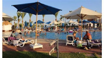 السياح لوزير السياحة والآثار:  قضينا وقتا ممتعا في مصر وكنا في أمان