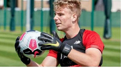 ليفربول يجدد عقد حارس مرماه