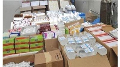 التحفظ على صاحب مخزن مستلزمات طبية مجهولة المصدر بالسيدة زينب