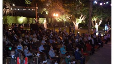 الجمهور يتحدى كورونا.. 400 مشاهد بمهرجان الصيف بدار الأوبرا في أول لياليه | صور