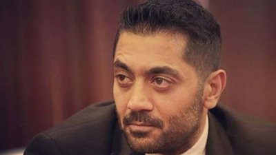 أحمد فلوكس يعلن سرقة هواتفه المحمولة.. ويحذر متابعيه من الرسائل الغريبة