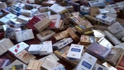 ضبط 3 أشخاص لقيامهم بحجب 40 ألف عبوة سجائر مقلدة فى النزهة