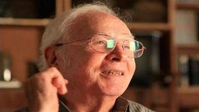 بعد وفاته.. تعرف على قصة فيديو رقصة محمود رضا مع فرقته على خشبة المسرح