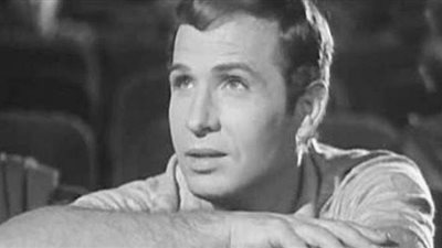 الهضبه وصبحي والنبوي وعمرو سعد ينعون الفنان محمود رضا