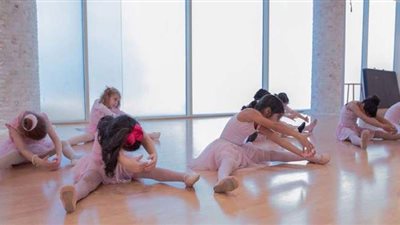 رغم الانتقادات.. افتتاح معهد باليه في السعودية | فيديو