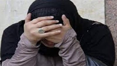 سيدة تقتل زوجها طعنًا بالسكين في المنيا