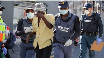 مقتل 4 أشخاص واحتجاز رهائن في كنيسة بجنوب إفريقيا