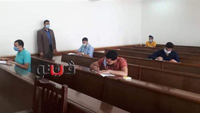 وسط إجراءات احترازية مشددة.. إعلام الأزهر تعقد امتحانات الفرق النهائية | صور