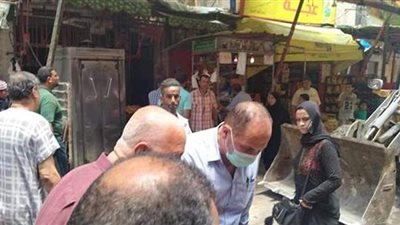 رئيس حي الجمرك يترأس حملة لتوسعة الطريق بسوق الميدان
