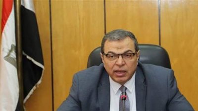 القوى العاملة: اليوم.. بدء خدمة التحويل من صاحب عمل لآخر بالكويت