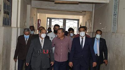 نائب محافظ قنا يتفقد لجان امتحانات الثانوية العامة بمدينة فرشوط | صور