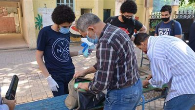 التعليم تضبط الطالب المتورط في تصوير أجزاء من امتحان  الكيمياء بالشرقية