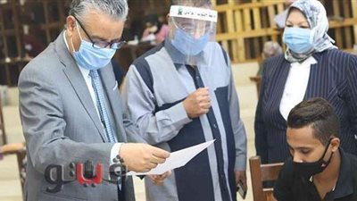 رئيس جامعة جنوب الوادى يتفقد كليتي التجارة والتربية النوعية