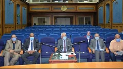 بدء تقدير العينة العشوائية لمادتي 