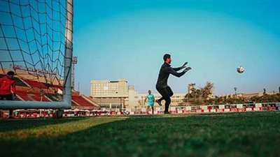 ميشيل يركز على التصويبات والكرات العرضية في مران حراس الأهلي