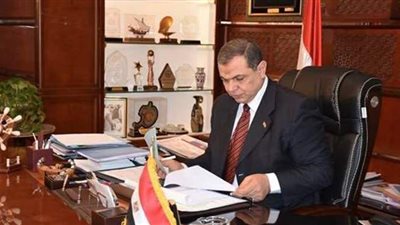 الإمارات تدعو المقيمين بها لتجديد إقاماتهم والهوية المنتهية