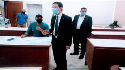نائب رئيس جامعة بنها يتابع امتحانات الدراسات العليا بكليتي الزراعة والفنون التطبيقية
