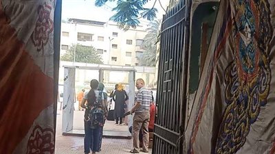 توافد طلاب الثانوية العامة على لجان الامتحانات بالدقهلية وسط إجراءات احترازية | فيديو