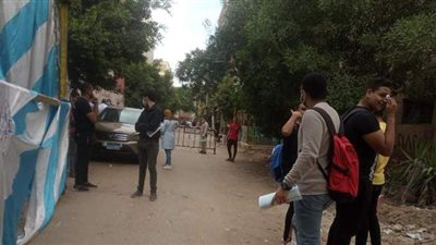 لحظات المراجعة الأخيرة لطلاب الثانوية بالقليوبية
