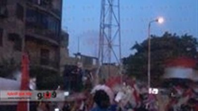 بالصور.. وقفة لمؤيدي السيسي أمام قسم الطالبية بـ