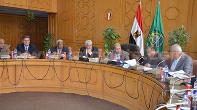 محافظ الإسماعيلية يوافق على إنشاء مدرسة للمتفوقين بالمجمع التعليمى