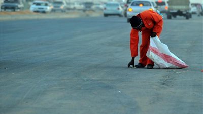 المنظمات الحقوقية تتضامن مع عمال نظافة بالفيوم