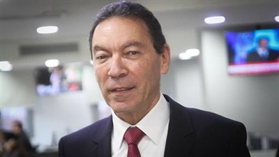 هاني الناظر يوضح خطورة استخدام الكلور مع الماء لتفتيح لون الجلد