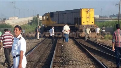 بالصور.. خروج جرار عن القضبان في البحيرة وتوقف قطارات القاهرة إسكندرية