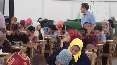 بالصور.. نائب رئيس جامعة قناة السويس يتفقد لجان الامتحانات