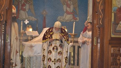 بالصور والفيديو.. صلاة قداس ليلة العيد بكاتدرائية 