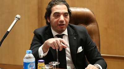 جدل حول إلزام «الصرافة» بــ100 ألف وديعة دولارية لصالح «المركزي».. «الجوهري»: يضمن وقف المضاربة.. خبراء: يقوض من عملها.. أداة جديدة للجباية.. و«الشركات» تخضع لس