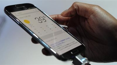 سامسونج تودع الهواتف بالشاشات المسطحة العام القادم