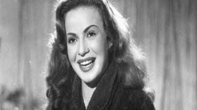 هند رستم تتبنى طالبا في كلية الآداب